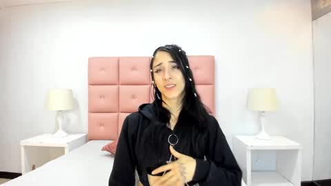 lhiamfitt online show from January 22, 2025, 4:12 pm