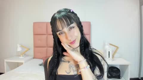 lhiamfitt online show from October 21, 2025, 5:02 pm