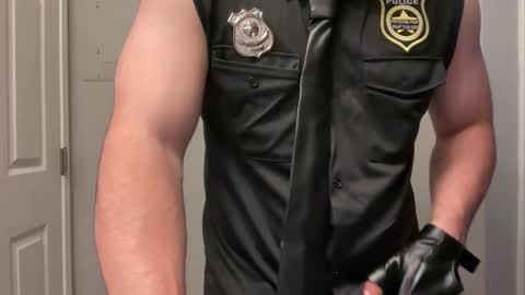 lhotboyl online show from November 3, 2025, 6:31 pm