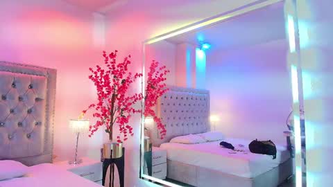 Lia  online show from April 22, 2026, 4:04 am