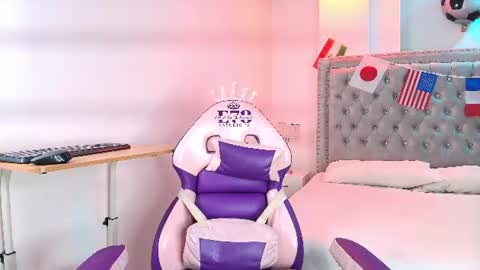 Lia  online show from June 26, 2026, 4:06 am