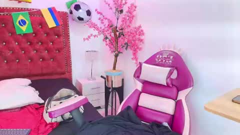 Lia  online show from July 5, 2026, 3:23 am