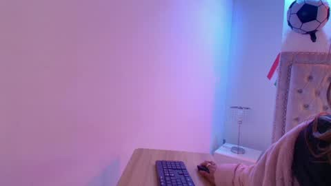 Lia  online show from July 17, 2026, 3:24 am