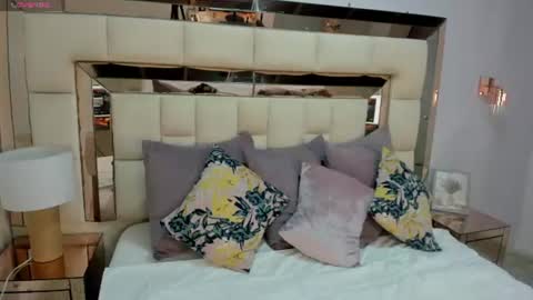 Lia  online show from June 14, 2026, 3:08 am