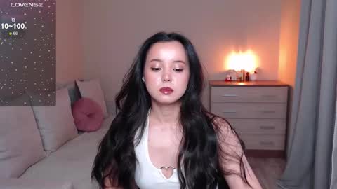 L I A online show from November 13, 2025, 11:09 am