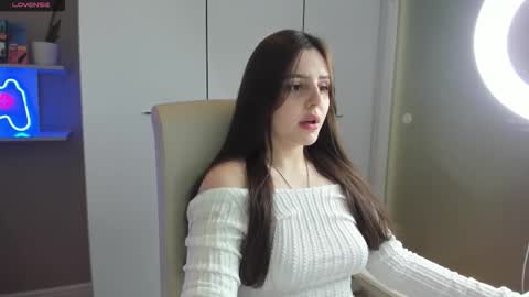 Snapshot of lia_lil chatting on October 19, 2025, 1:45 pm Lia online show from October 19, 2025, 1:45 pm