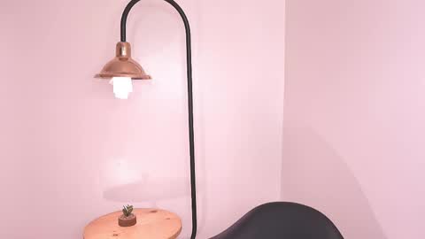 liaa online show from April 21, 2026, 12:01 am