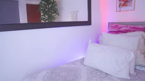 Snapshot of lia_mackenzie chatting on May 27, 2026, 2:36 pm liaa online show from May 27, 2026, 2:36 pm