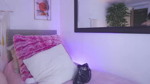 Snapshot of lia_mackenzie chatting on June 3, 2026, 1:36 pm liaa online show from June 3, 2026, 1:36 pm