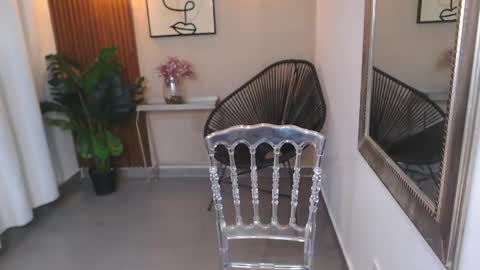 LIA online show from April 18, 2026, 6:34 pm