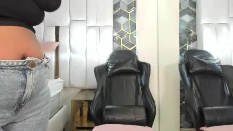 Snapshot of lia_mariana chatting on May 26, 2026, 4:08 am lia_mariana online show from May 26, 2026, 4:08 am