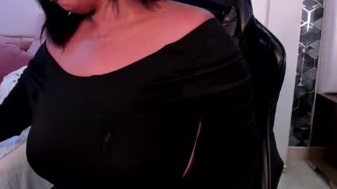 Snapshot of lia_mariana chatting on June 3, 2026, 4:48 am lia_mariana online show from June 3, 2026, 4:48 am