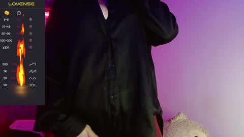 lia spicy   ig online show from March 31, 2026, 2:39 pm