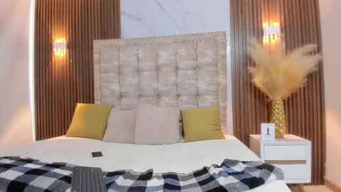 Lia online show from February 7, 2026, 1:04 pm