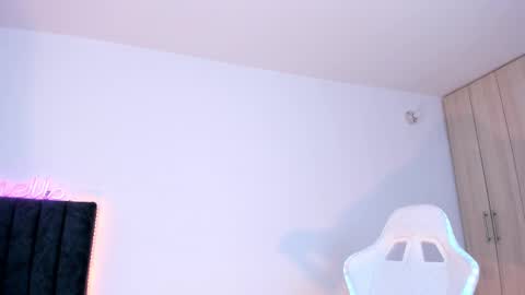 Little Queen Lia  online show from February 21, 2025, 12:05 am