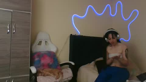 Little Queen Lia  online show from November 16, 2025, 8:47 pm