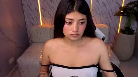 Online 1400 - 2100 online show from March 25, 2026, 2:50 am