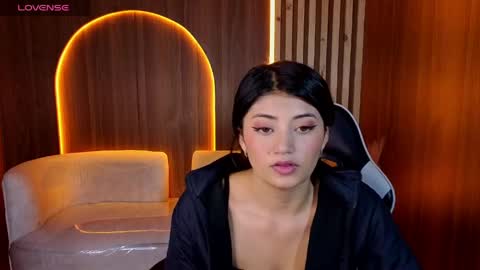 Snapshot of lia_queen_tx chatting on June 4, 2026, 3:12 am Online 1400 - 2100 online show from June 4, 2026, 3:12 am