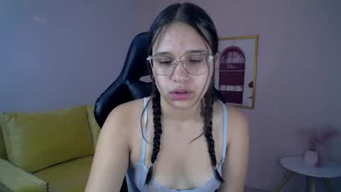 lia_rose_ch online show from June 19, 2026, 12:31 pm