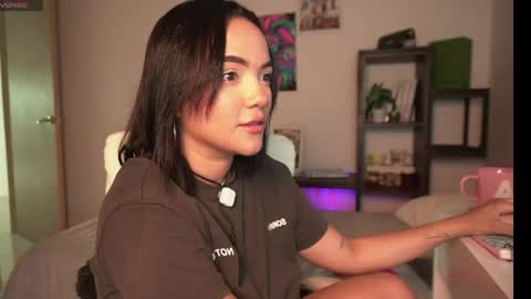 Lia  online show from April 21, 2026, 9:50 pm