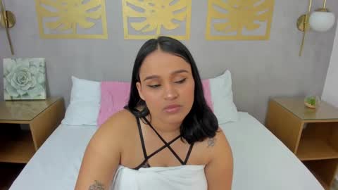 Lia  online show from February 6, 2025, 2:11 am