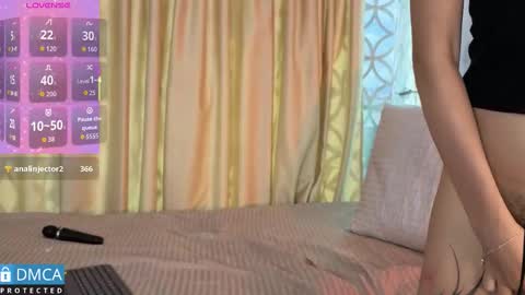 lia summer1 online show from October 2, 2025, 7:10 pm