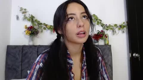   lia  online show from January 30, 2025, 9:47 pm