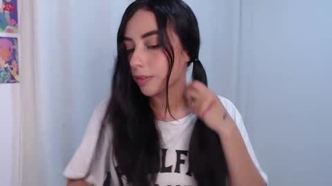 Snapshot of liaa_cute_ chatting on June 11, 2026, 2:33 am lia online show from June 11, 2026, 2:33 am
