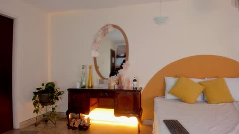   Liaa  online show from February 17, 2026, 4:24 pm