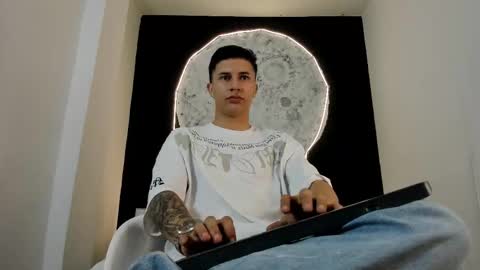 Liam Smith online show from October 22, 2025, 12:05 pm