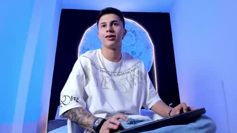 Liam Smith online show from October 28, 2025, 12:09 pm