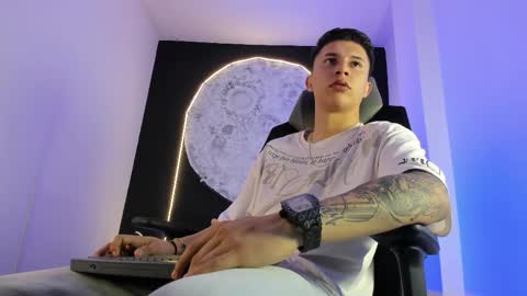 Liam Smith online show from November 3, 2025, 12:28 pm