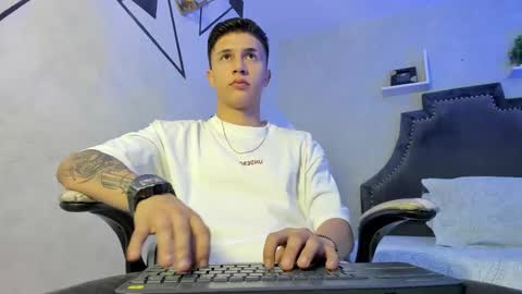 Liam Smith online show from November 23, 2025, 12:38 pm