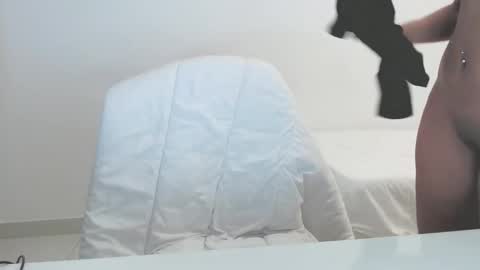 Lia Divina online show from December 4, 2025, 6:12 am