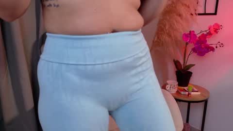 LiaFox b online show from April 30, 2026, 4:08 am