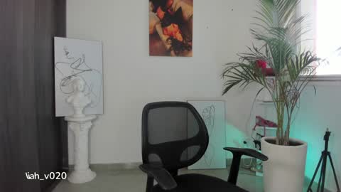 Liah online show from January 22, 2025, 7:45 pm