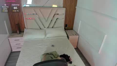 Liah Fontaine online show from December 15, 2025, 11:47 am