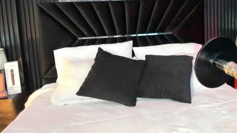 Liah Fontaine online show from April 21, 2026, 11:38 am