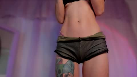Snapshot of liahilton_ chatting on March 25, 2026, 11:22 pm lh6 9c online show from March 25, 2026, 11:22 pm