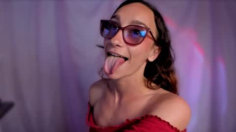 Snapshot of liahilton_ chatting on April 27, 2026, 2:37 pm lh6 9c online show from April 27, 2026, 2:37 pm