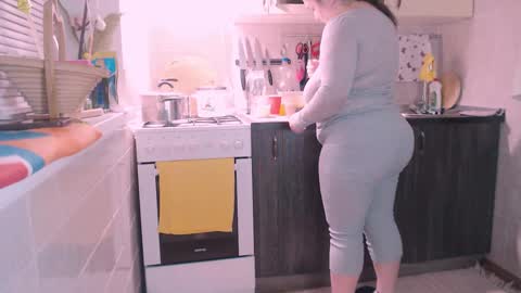 miss Lia  colection for travel online show from February 26, 2025, 4:45 pm