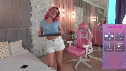 lialoran online show from February 11, 2025, 6:30 am