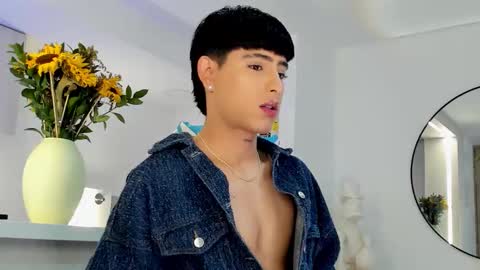 Liam online show from October 26, 2025, 8:15 pm