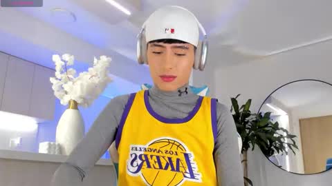 Liam online show from March 4, 2026, 12:49 am