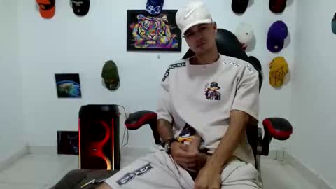 Andres online show from June 7, 2026, 10:02 pm