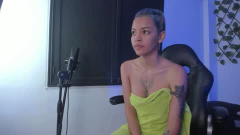 liam_anny online show from November 26, 2025, 3:40 am