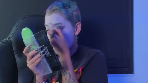 liam_anny online show from November 28, 2025, 4:48 am