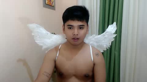 liam_anthonyxx online show from November 2, 2025, 12:29 pm