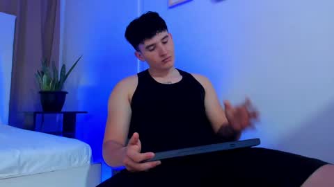 liam_conorr online show from December 2, 2024, 12:18 pm