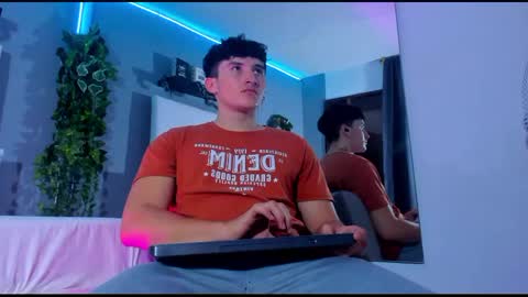 liam_conorr online show from December 12, 2024, 12:55 pm